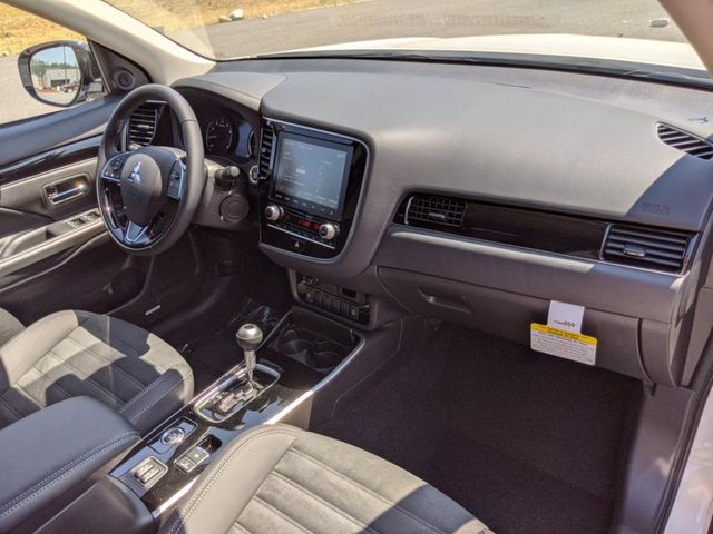 2020 Mitsubishi Outlander SE