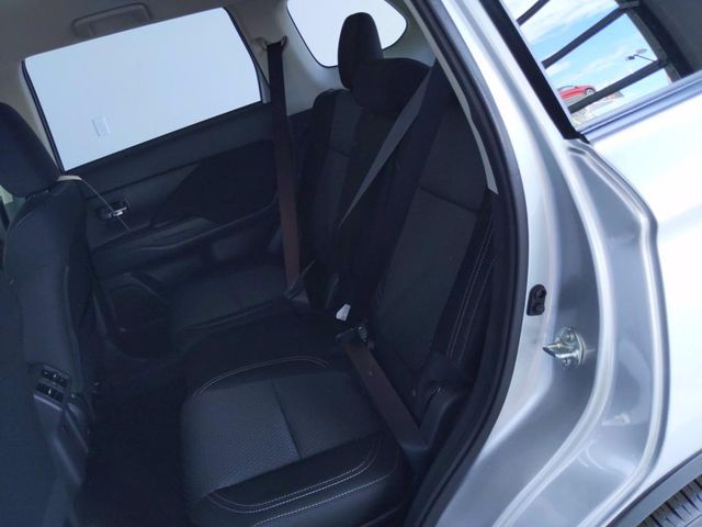 2020 Mitsubishi Outlander ES