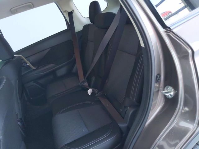 2020 Mitsubishi Outlander ES