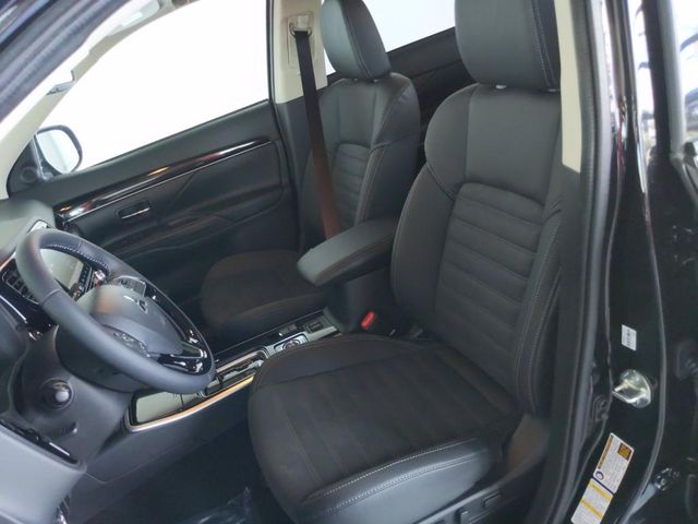 2020 Mitsubishi Outlander SE