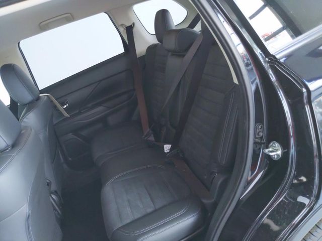 2020 Mitsubishi Outlander SE