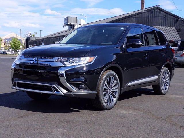 2020 Mitsubishi Outlander SE