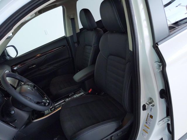 2020 Mitsubishi Outlander SE