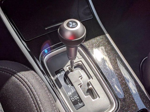 2020 Mitsubishi Outlander ES