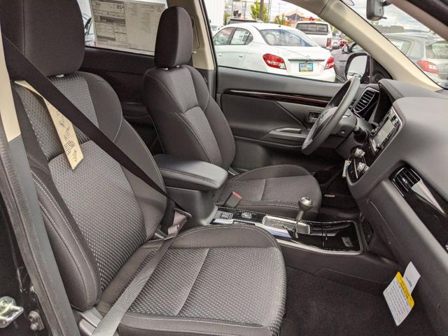 2020 Mitsubishi Outlander ES