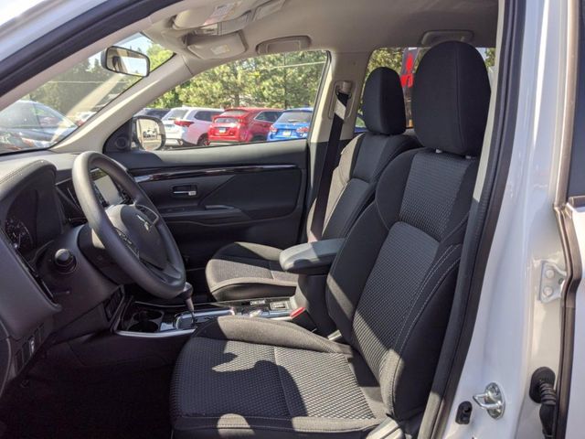 2020 Mitsubishi Outlander ES