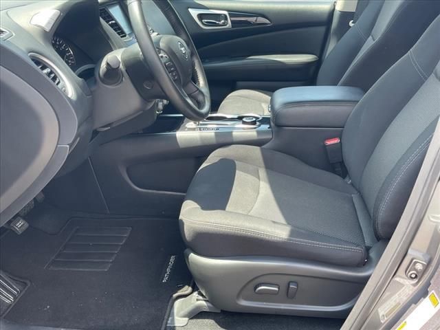 2020 Nissan Pathfinder SV