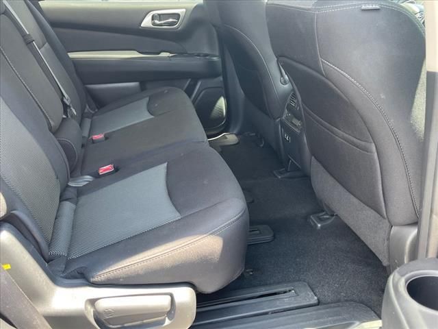 2020 Nissan Pathfinder SV