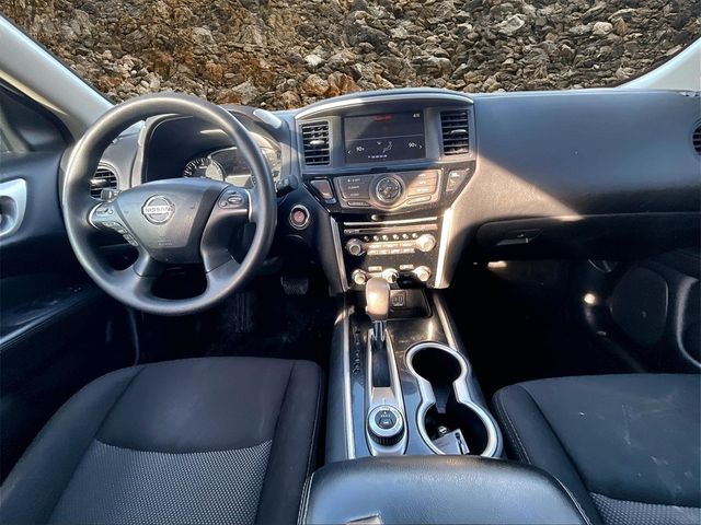 2020 Nissan Pathfinder S