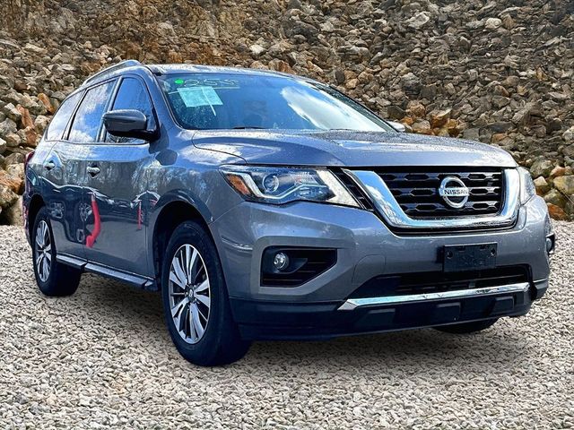 2020 Nissan Pathfinder SV