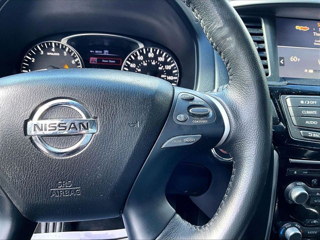 2020 Nissan Pathfinder SV