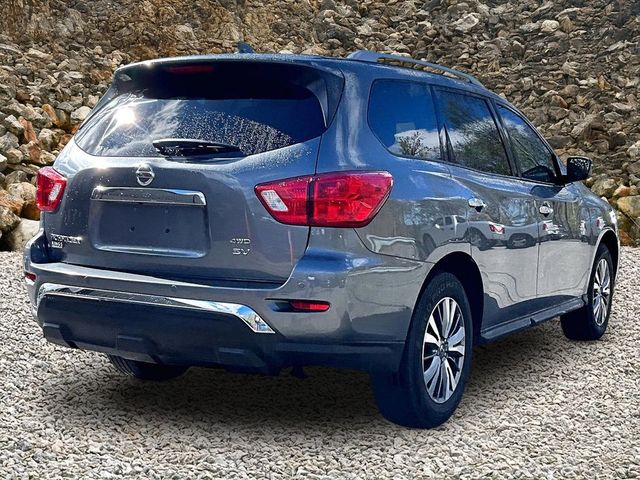 2020 Nissan Pathfinder SV