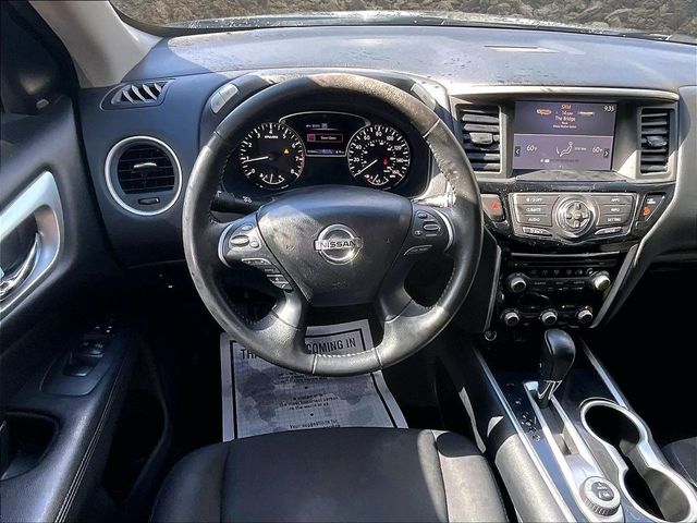 2020 Nissan Pathfinder SV