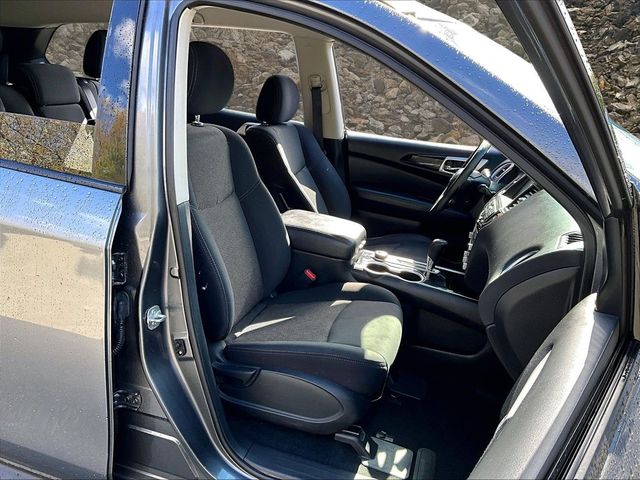 2020 Nissan Pathfinder SV