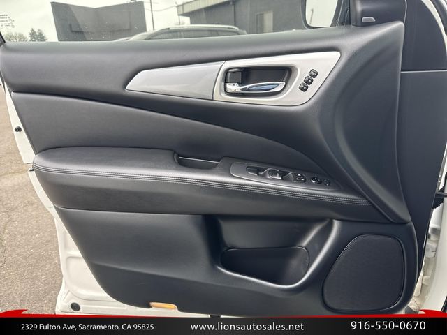 2020 Nissan Pathfinder SL