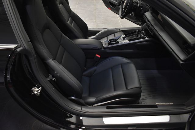 2020 Porsche 911 Carrera