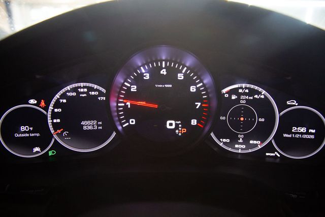 2020 Porsche Cayenne Coupe Premium/22" 911 Wheels