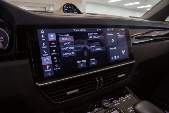 2020 Porsche Cayenne Coupe Premium/22" 911 Wheels