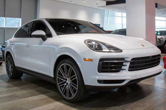 2020 Porsche Cayenne Coupe Premium/22" 911 Wheels