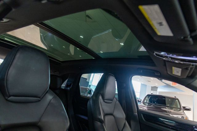 2020 Porsche Cayenne 21" Turbo Platinum Wheels Premium Package