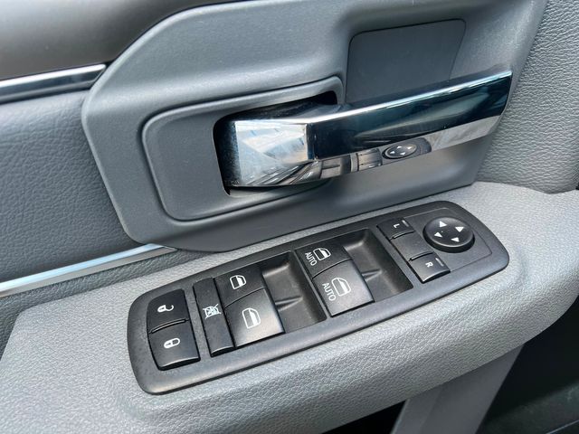 2020 Ram 1500 Crew  4X4 SLT