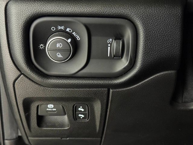 2020 Ram 1500 Big Horn 4x2 4dr Crew Cab 5.6 ft. SB Pickup | Houston, TX | Houston Auto Credit