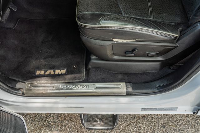 2020 Ram 3500 Laramie CREW CAB 4X4 NIGHT 6.7 DIESEL CLEAN CARFAX | Dallas, TX | Rocky Mountain Truck Stop Dallas