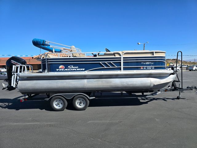 2020 Sun Tracker Party Barge 20 DLX 