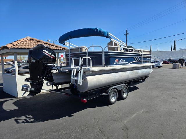 2020 Sun Tracker Party Barge 20 DLX 