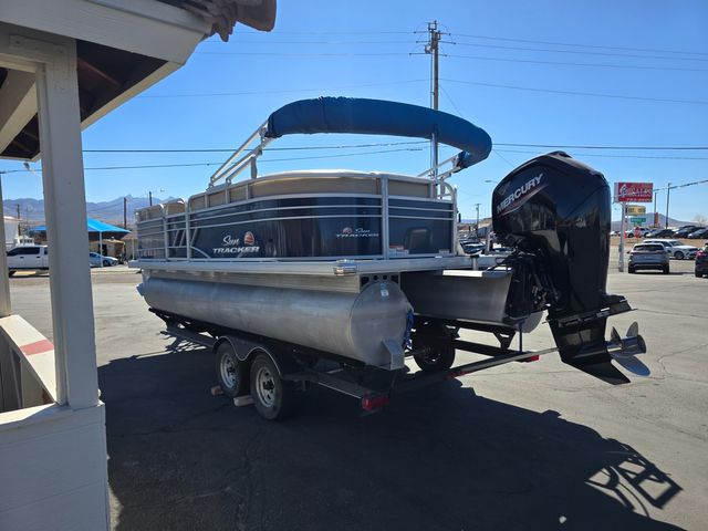 2020 Sun Tracker Party Barge 20 DLX 