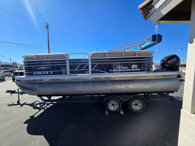 2020 Sun Tracker Party Barge 20 DLX 