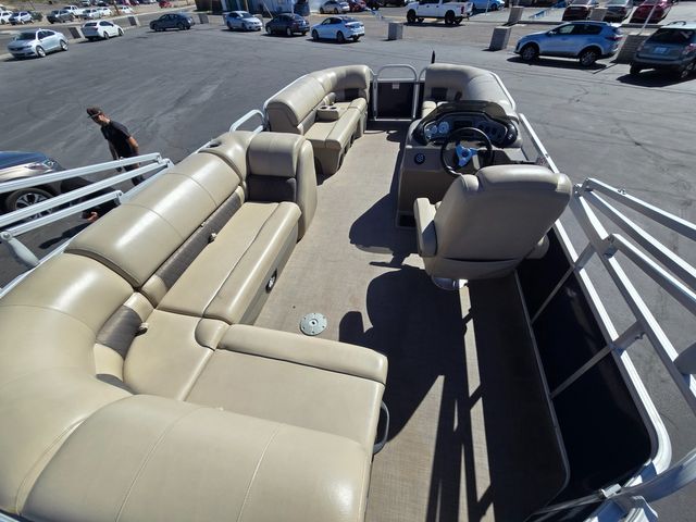 2020 Sun Tracker Party Barge 20 DLX 