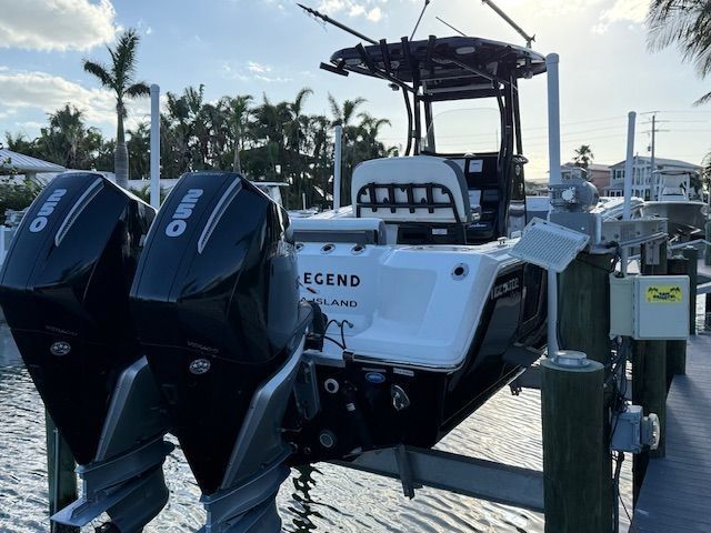 2020 Tidewater 272CC CUSTOM ADVENTURE V8 VERADOS 272CC | Plant City, FL | psv5 DEMO - Bayshore Automotive 2020 Tidewater 272CC CUSTOM ADVENTURE V8 VERADOS 272CC | Plant City, FL | psv5 DEMO - Bayshore Automotive