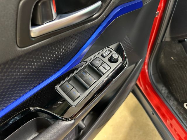 2020 Toyota C-HR XLE | Irving, Texas | Hopper Motorplex 2020 Toyota C-HR XLE | Irving, Texas | Hopper Motorplex