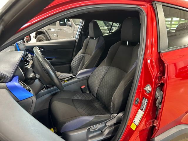 2020 Toyota C-HR XLE | Irving, Texas | Hopper Motorplex 2020 Toyota C-HR XLE | Irving, Texas | Hopper Motorplex