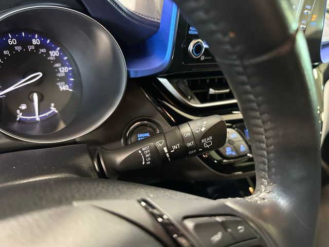 2020 Toyota C-HR XLE | Irving, Texas | Hopper Motorplex 2020 Toyota C-HR XLE | Irving, Texas | Hopper Motorplex