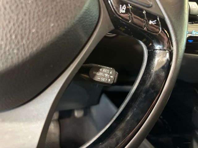 2020 Toyota C-HR XLE | Irving, Texas | Hopper Motorplex 2020 Toyota C-HR XLE | Irving, Texas | Hopper Motorplex