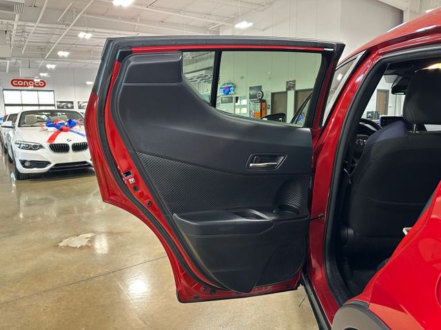 2020 Toyota C-HR XLE | Irving, Texas | Hopper Motorplex 2020 Toyota C-HR XLE | Irving, Texas | Hopper Motorplex