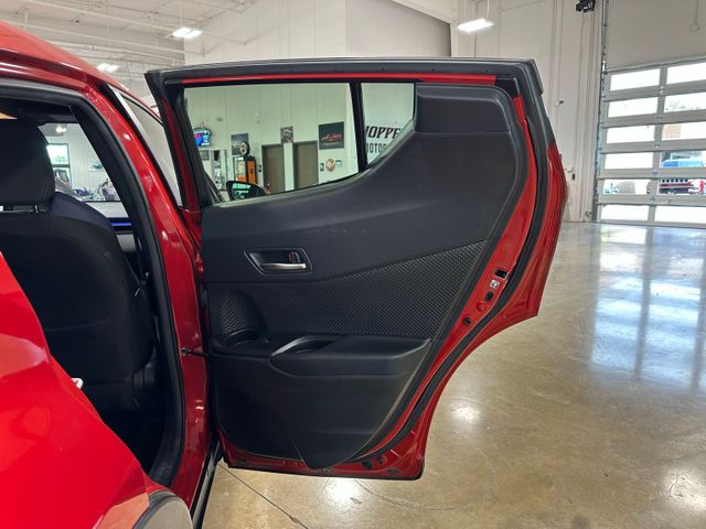 2020 Toyota C-HR XLE | Irving, Texas | Hopper Motorplex 2020 Toyota C-HR XLE | Irving, Texas | Hopper Motorplex