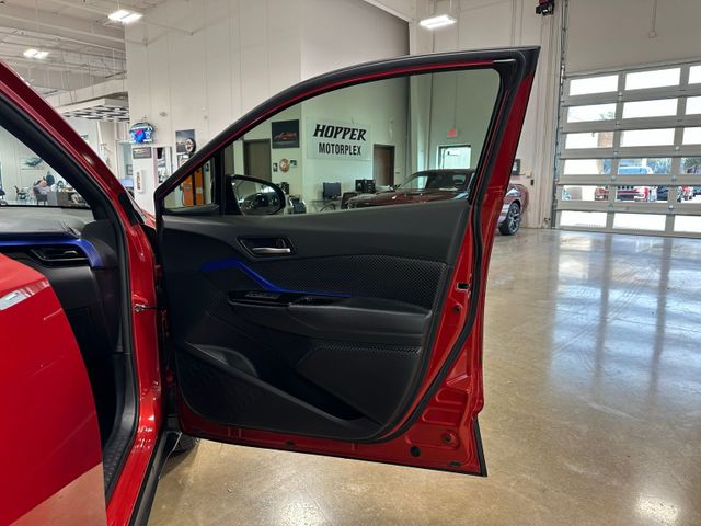 2020 Toyota C-HR XLE | Irving, Texas | Hopper Motorplex 2020 Toyota C-HR XLE | Irving, Texas | Hopper Motorplex