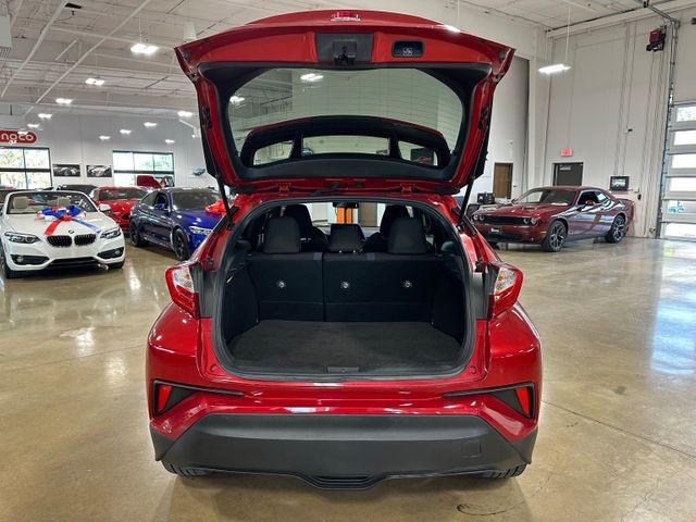 2020 Toyota C-HR XLE | Irving, Texas | Hopper Motorplex 2020 Toyota C-HR XLE | Irving, Texas | Hopper Motorplex