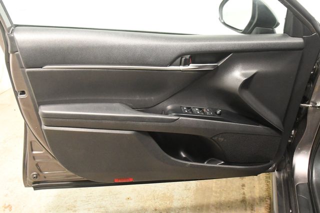 2020 Toyota Camry SE | Branford, CT | Sound Auto Wholesalers