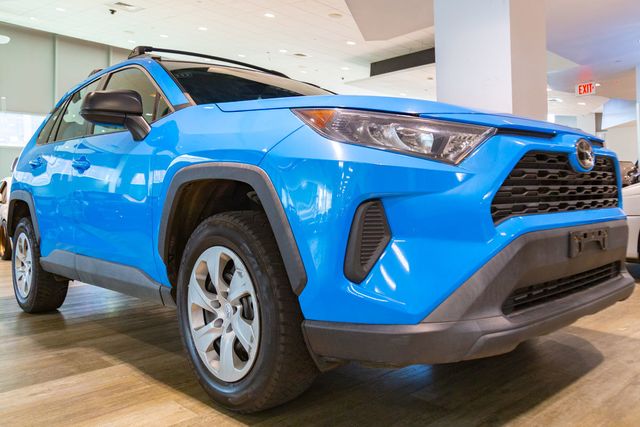 2020 Toyota RAV4 LE