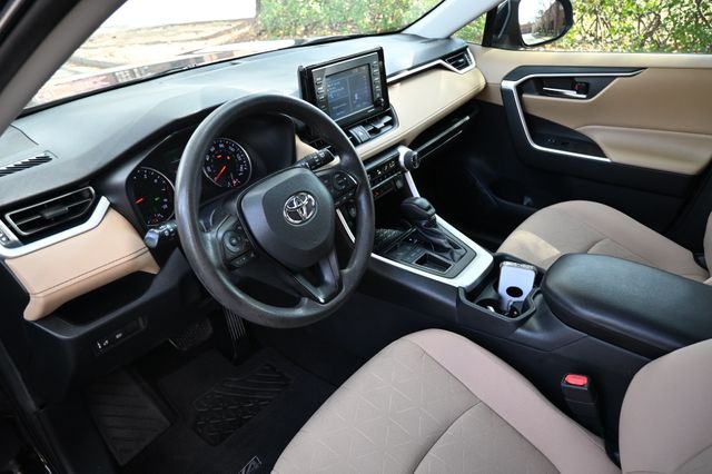 2020 Toyota RAV4 XLE