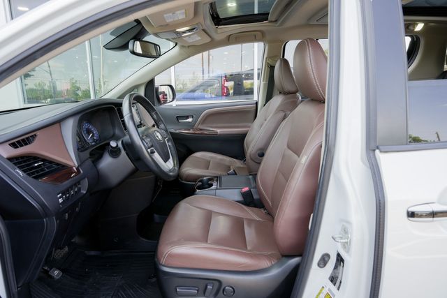 2020 Toyota Sienna Limited Premium 7-Passenger LOADED / CLEAN CARFAX | Austin, TX | Rocky Mountain Truck Stop Austin