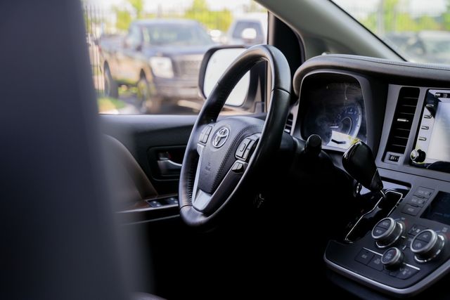 2020 Toyota Sienna Limited Premium 7-Passenger LOADED / CLEAN CARFAX | Austin, TX | Rocky Mountain Truck Stop Austin