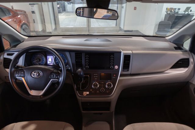 2020 Toyota Sienna L