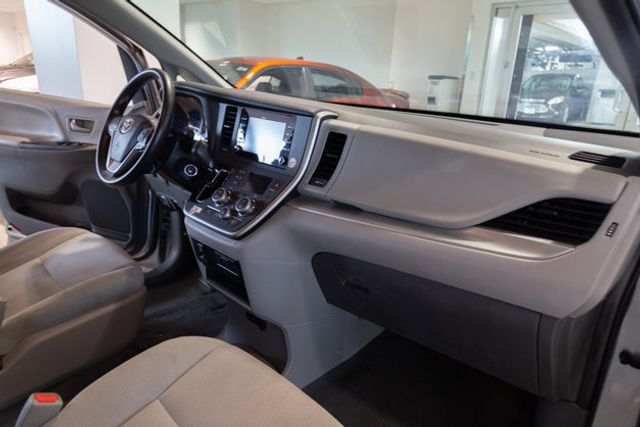 2020 Toyota Sienna L