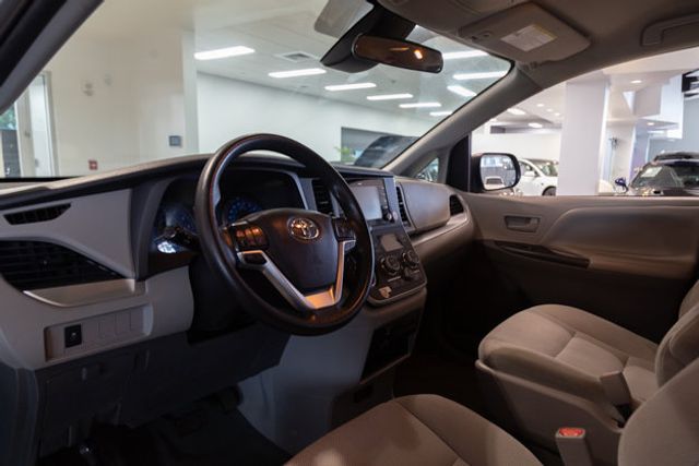 2020 Toyota Sienna L