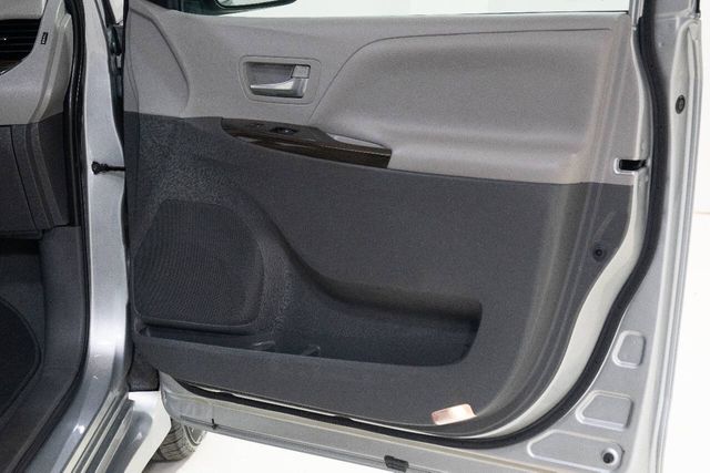 2020 Toyota Sienna XLE Premium 8 Passenger 4dr Mini Van | Houston, TX | Houston Auto Credit 2020 Toyota Sienna XLE Premium 8 Passenger 4dr Mini Van | Houston, TX | Houston Auto Credit